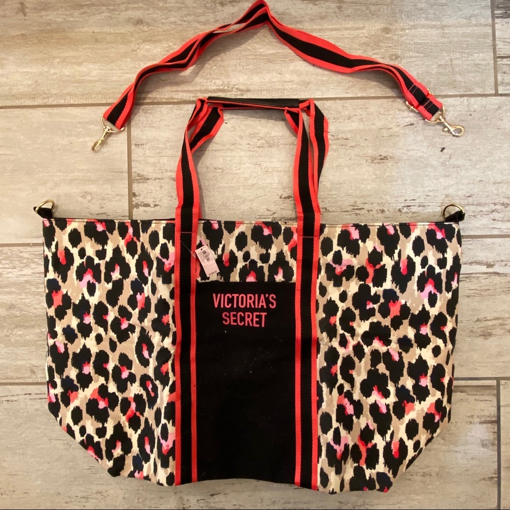 NWT. Victoria’s Secret Weekender bag.